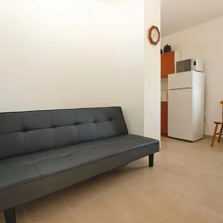 1215 Premantura